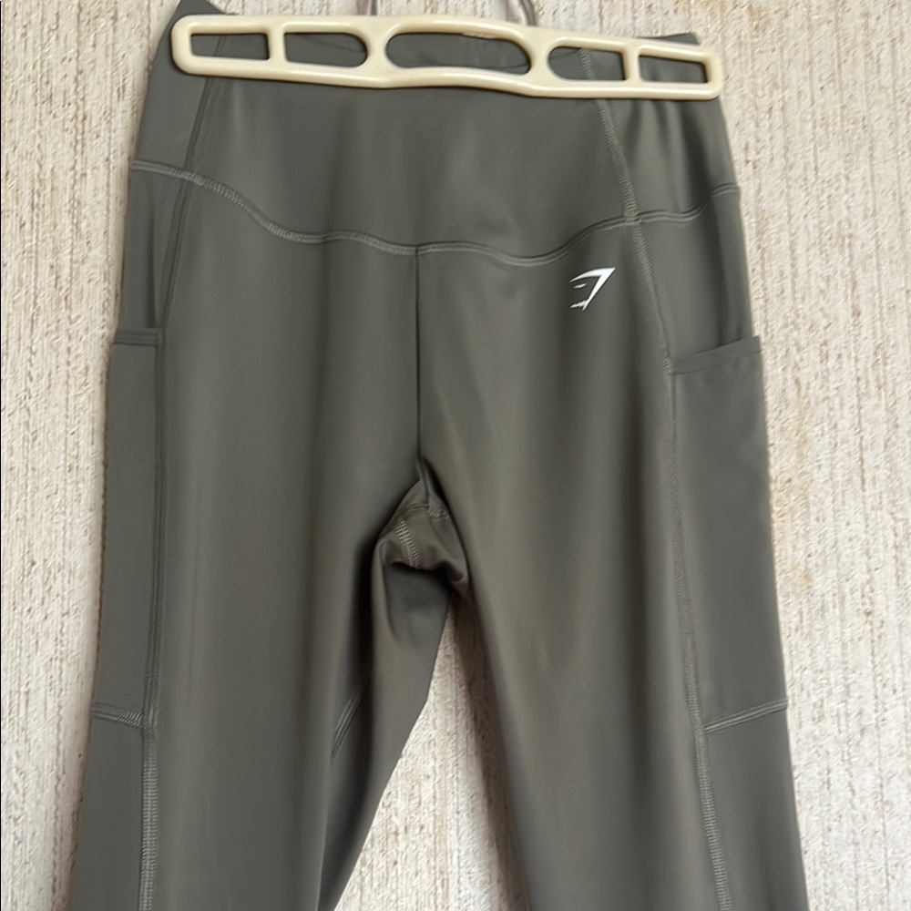 Gymshark Dreamy 2.0 High Rise Pocket Leggings Olive Green Size Small - Picture 2 of 8